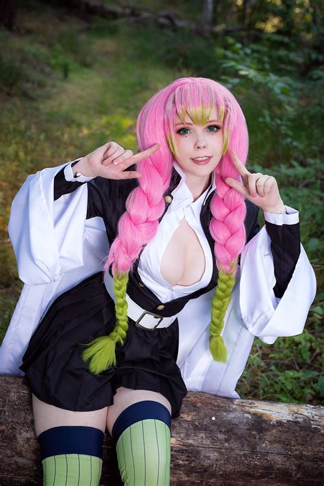 To take care of his younger siblings and his parents, he does a lot of work and even in deep winter he goes out of the woods into town to sell coal. MItsuri Kanroji (Demon Slayer - Kimetsu no Yaiba) Cosplay ...