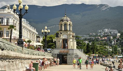 Beautiful Noisy And Happy Photos Of Yalta At The Peak Of Summer