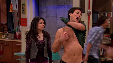 Auscaps Drew Roy Shirtless In Icarly Idate A Bad Boy Ii