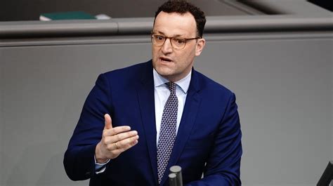Bundestag beschließt Corona Hilfen Kurzarbeitergeld Pflegebonus