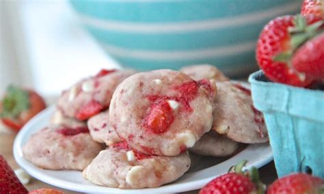 Easy Strawberry Shortcake Cookies