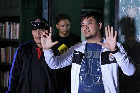 Diawali dengan cerita & karakter yang sama tapi dengan pendekatan ending yang berbeda. "MISTERI DILAILA" TERBONGKAR DI PAWAGAM 21 FEBRUARI INI