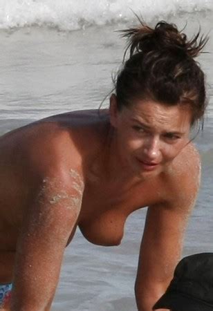 Model Paulina Porizkova Nude Play Bibi Jones Nude Naked Min