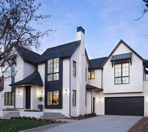 10 Black And White Exterior Homes