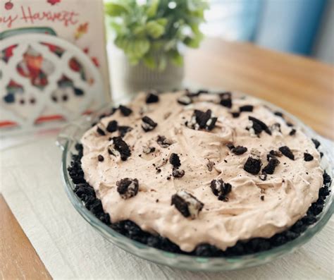 Cookies And Cream Chocolate Pie Doing What We Love