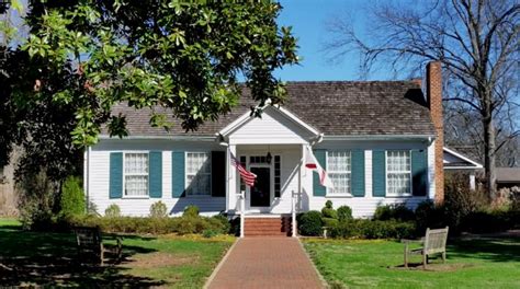 9 Most Charming Historic Homes In Alabama