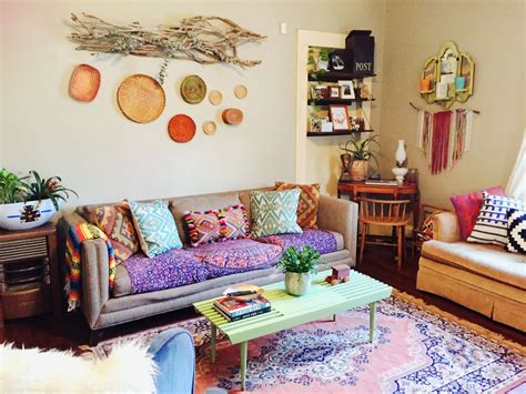 (day 1) diy apothecary shelves: Boho palace | Funky home decor
