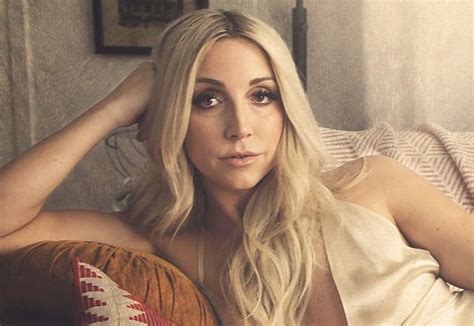 Ashley Monroe Shares Update On Cancer Diagnosis Announces New Covers