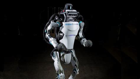 Atlas Le Robot De Boston Dynamics Fait Un Clin D Il Au Monde De L