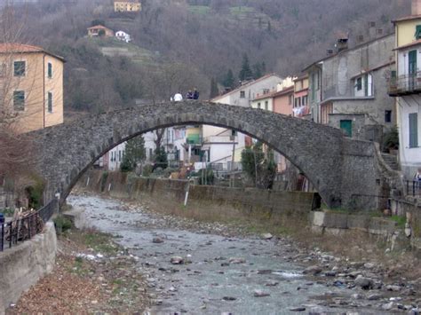 Vaise ˈvajze) is a comune (municipality) in the province of la spezia in the italian region liguria, located about 50 kilometres (31 mi) east of genoa and about 35 kilometres (22 mi) northwest of la spezia. scienzeedintorni: Ponti medievali sicuri e ponti moderni ...