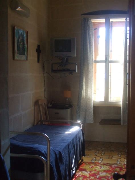 Private house furnished air con. Fully furnished rooms for rent in Sliema. | University ...