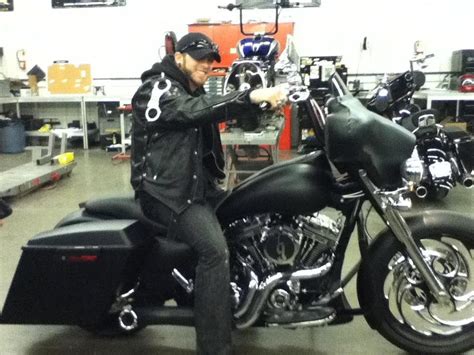 Brantley gilbert's fire't up tour. Brantley Gilbert's Custom Fat Bagger Motorcycle is ready ...