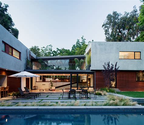 Refined Los Angeles Residence Surrounded With Charming Landscape