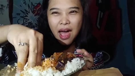 Dec 13, 2020 · pembuatan ikan asin ini terbilang rumit, mengingat setelah menangkap ikan, ikan segar langsung dijemur pada teriknya sinar matahari, lalu dipanggang dengan bara api. Mukbang terong ungu balado & ikan asin - YouTube