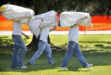 Preparations gear up for Sunday's Kalamazoo Marathon - mlive.com