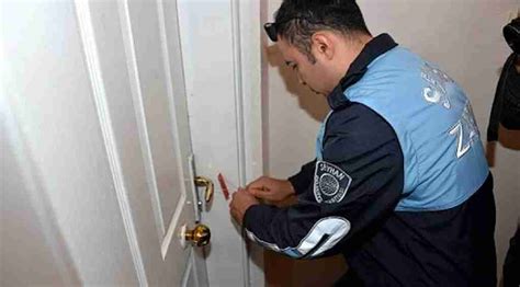 Kuytul'un konuşmasının bitmesinin ardından toplanan kişiler olaysız şekilde dağıldı. Furkan Vakfı'nın yurt oyunu bozuldu - GÜNCEL - Haberler ...