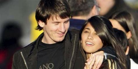 Oficial antonella roccuzzo twitter account. Messi and Rontella wedding 2017 | Wedding Top Stories