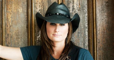 Best Female Country Music Artists