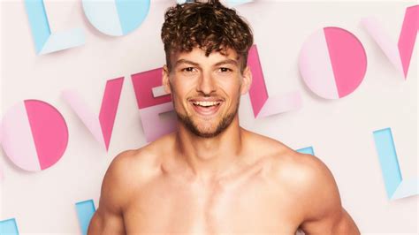 Iain stirling returned to narrate the series. Love Island 2021: Meet Hugo Hammond - Age, Instagram, job and all about the Islander! | Reality ...