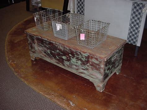 I moved this cedar chest into our living room to use as a coffee table, but the wood tone just wasn't working in there. MAN CAVE - ANTIQUE 'CEDAR CHEST' and / or COFFEE TABLE ...