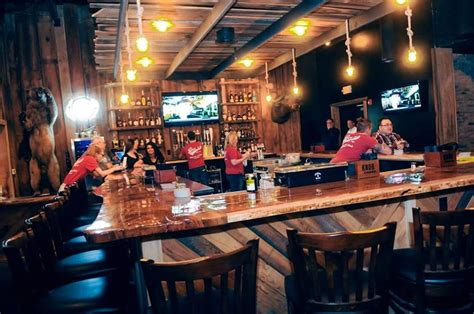 Doe's Eat Place of Jonesboro - Restaurant | 411 W Washington Ave