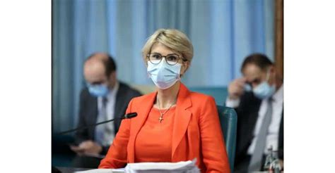 Turcan kitle iletişim araçları, ifade özgürlüğü, insan hakları ve sağlık konularına odaklanan sivil toplum gruplarıyla çalışmıştır. Raluca Turcan lămurește zvonurile legate de închiderea ...
