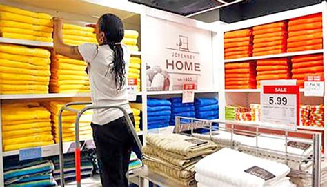 US retail store job cuts deepen as more buyers migrate online | RMG