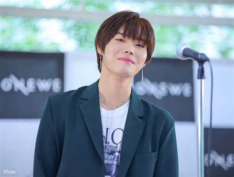 Yonghoon and hyungu both want to take the next step but yonghoon's past threatens to hold him back from the future he desires and hyungu's uncertainties stops him in his tracks as he desperately. ONEWE jin yonghoon