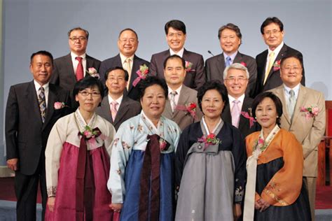 남진희 목사는 신촌교회에서 7년째 일하고 있으며, 최재형 원장과 깊은 교분을 나눴던 목회자다. '섬김의 종 예수' 닮아 교회 세우는 임직자 되길 : 기독교 : 미주 ...
