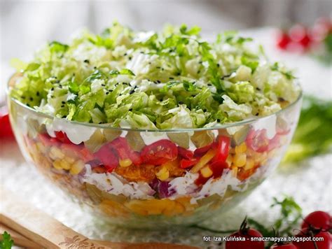A wszystko to pod pierzynką z kapusty. Warstwowa sałatka gyros | Smaczna Pyza