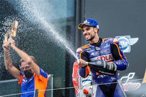 Miguel oliveira com o comentador brasileiro. Styria GP: Miguel Oliveira sets brilliant record with ...