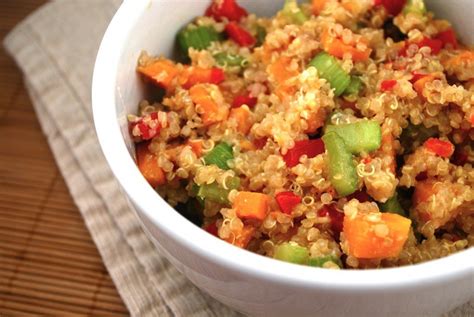 Recetas de espaguetis de quinoa, verduras, soja texturizada, salsa pimiento y muchas más recetas de quinoa. Como preparar quinoa con verduras| La Guia de las Vitaminas