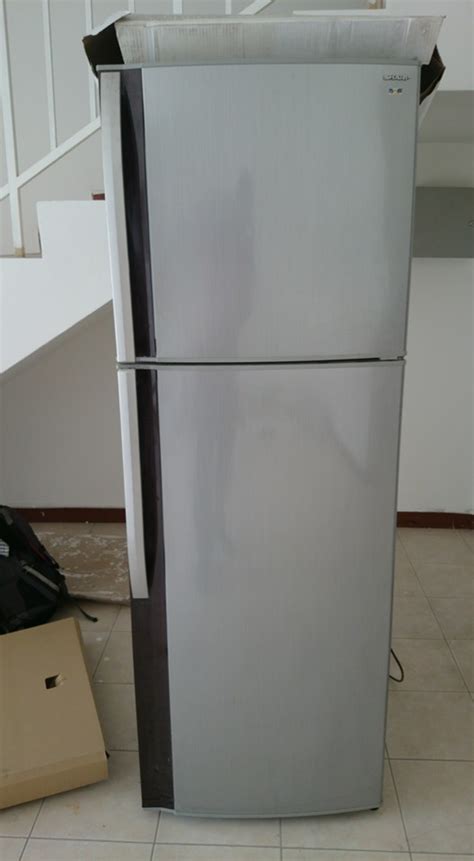 Jika selepas tercucuk freezer, anda hendaklah ini bertujuan untuk mengembangkan getah pintu peti sejuk anda supaya ia boleh rapat kembali apabila pintu ditutup. PETI SEJUK: TUKAR GETAH PINTU Hari ni... - M-Tech Home ...