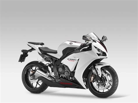 Honda has announced plans to offer a limited edition version of the cbr1000rr fireblade. Honda CBR 1000 RR Fireblade
