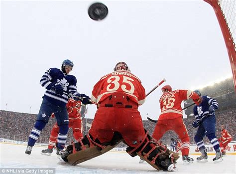 Toronto Maple Leafs Win 2014 Winter Classic As Over 100000 Ice Hockey
