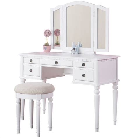 The right combination of pieces for you will depend on the size of your bedroom and your personal needs. Bedroom Vanities Buying Guide | Bedroom Furniture