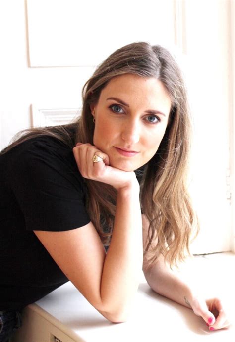 Lifestyle, career, entrepreneurship, and money. About Hannah Oertel - Business coach for women entrepreneurs