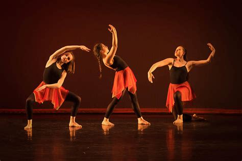 Dancers Dare To Dream New ‘original Works Vashon Maury Island