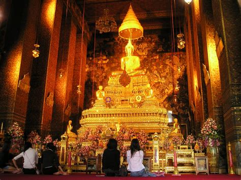 Dos And Donts When Visiting A Buddhist Temple In Thailand