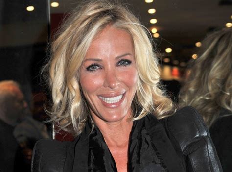 Invitée de l'émission on est en direct sur france 2, ophélie winter a donné quelques anecdotes du temps où elle côtoyait le chanteur prince. Stars avant après la Chirurgie esthétique: Ophélie Winter