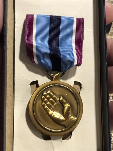 Vintage Full Sized Us Humanitarian Service Us Military Medal With 1979