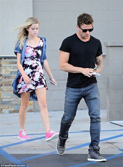 Ryan Phillippe Gets Mistaken For His Babe S Brother Reese Witherspoon Babe Reese
