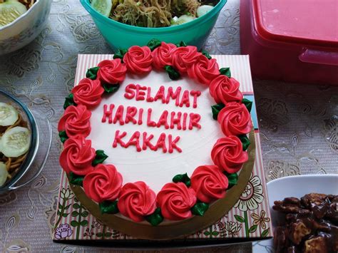 Beli roti di sore hari roti bakar nikmat sekali hari ini ada yang happy hari lahir terulang kembali. Selamat Hari Lahir Kakak - Cik Nor Blog's