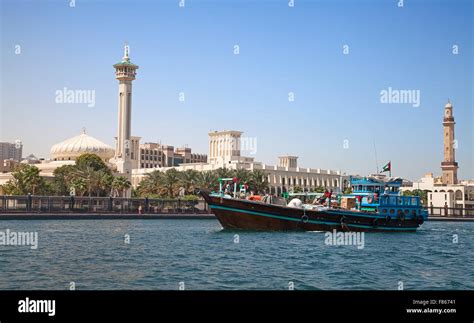 Traditional Dhow Ferry Boats On The Dubai Creek Stock Photo Alamy