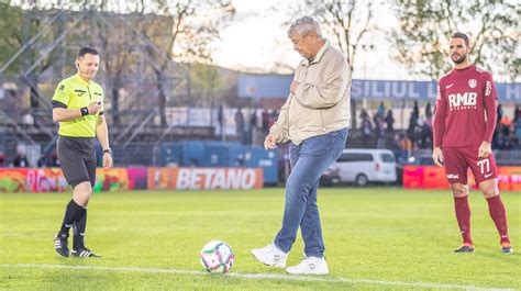 Oficialul Lui Cfr Cluj A R Bufnit La Adresa Lui Mircea Lucescu Sunt