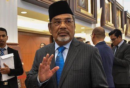 Umno election director tajuddin abdul rahman has supported party president ahmad zahid hamidi's decision to axe arau mp. Umno to decide on the fate of the government tomorrow ...