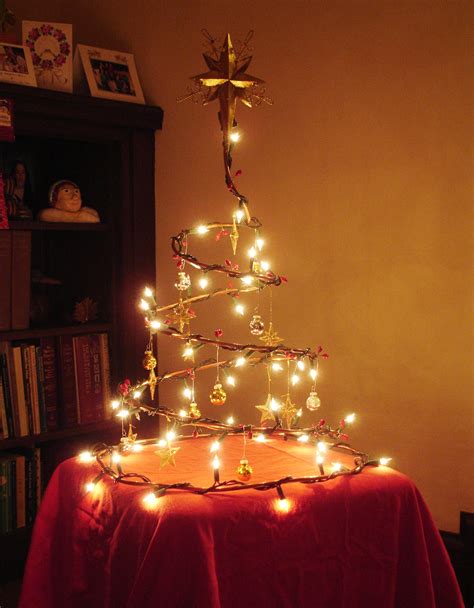 Collapsible Wire Christmas Tree : 3 Steps (with Pictures ...