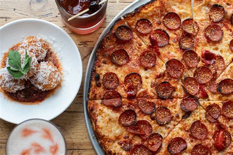 Top 5 Pepperoni Pizzas In St Louis Chosen By Our Critic