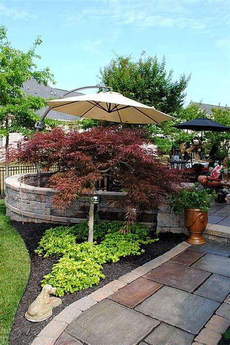 Water feature and pond design ideas. 8 Great Ideas for Backyard Landscaping! - The Graphics Fairy