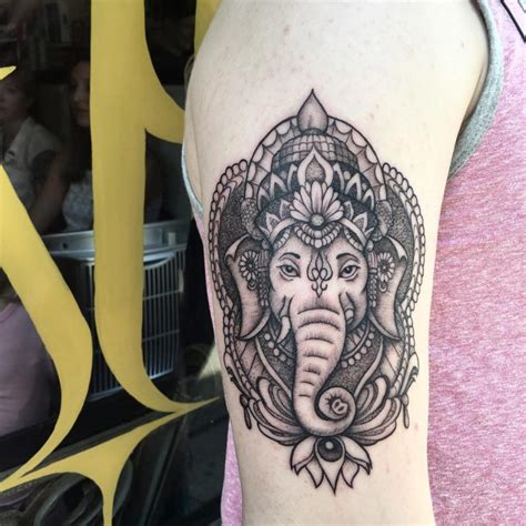 What a vicious work of art. 70+ Sacred Hindu Tattoo Ideas - Designs Packed With Color ...